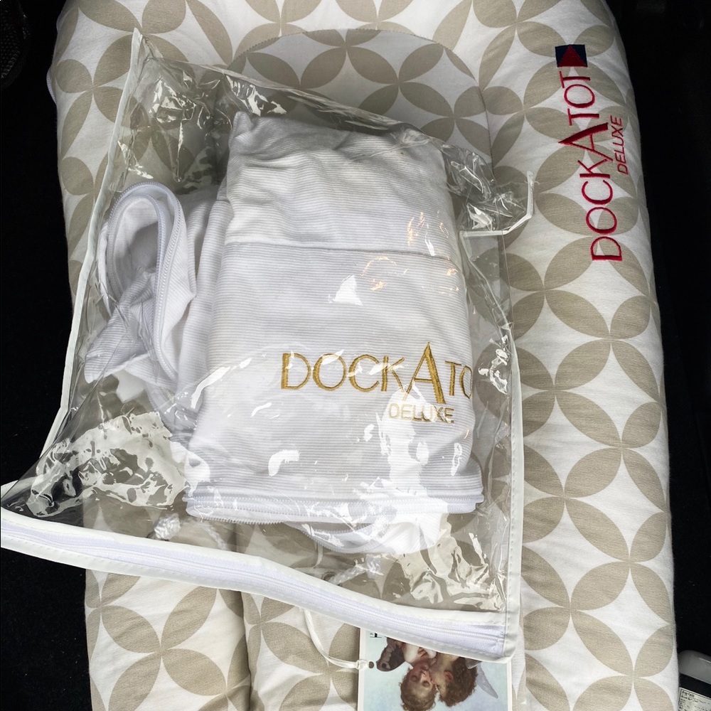 Dock a tot white cover